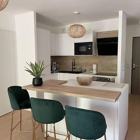 Superbe Appartement En Residence Avec Parking Le Mans Luaran gambar