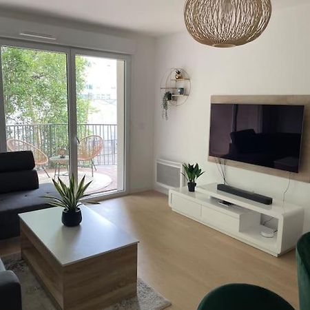 Superbe Appartement En Residence Avec Parking Le Mans Luaran gambar